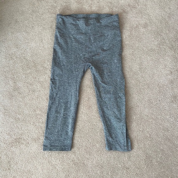 High-Rise Fitted Cropped Active Legging ❣️ - Picture 2 of 3